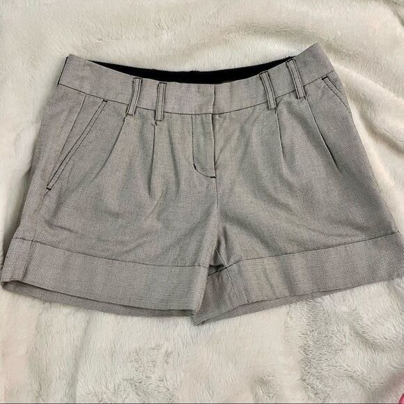 Express Editor Black and White Houndstooth Pleated Cuffed Shorts - Picture 9 of 14